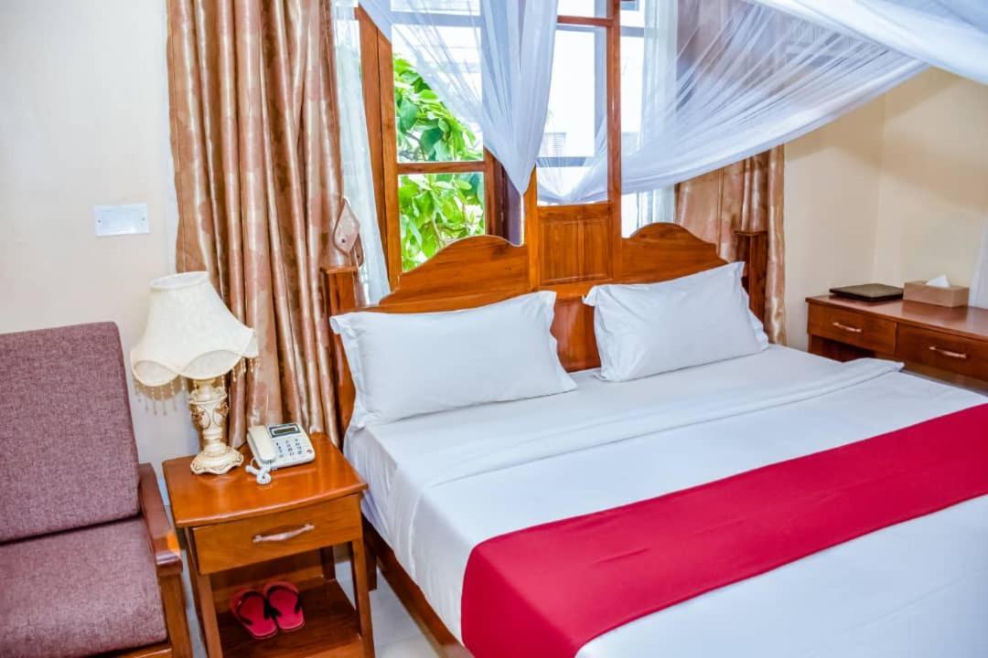 Red Sun Lodge Kokoni Ngambo 外观 照片