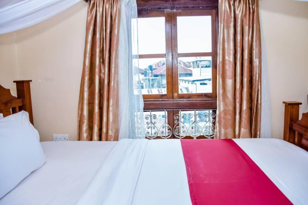 Red Sun Lodge Kokoni Ngambo 外观 照片
