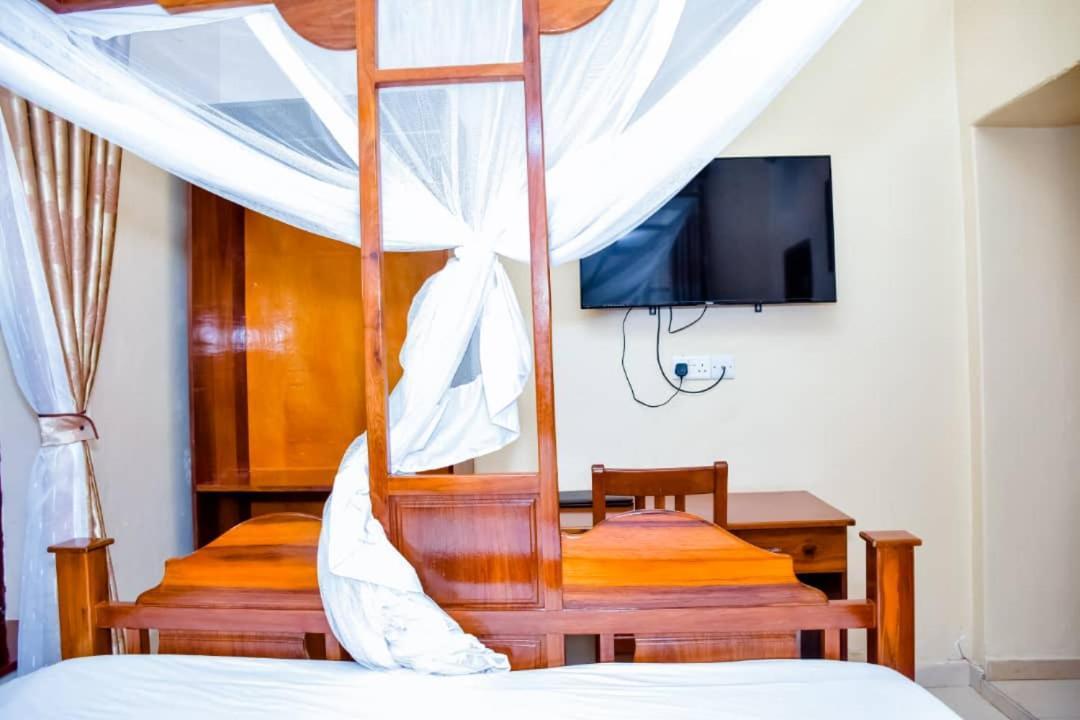 Red Sun Lodge Kokoni Ngambo 外观 照片