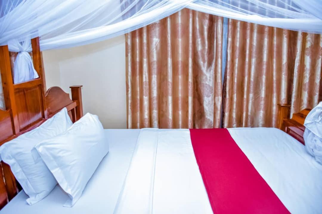 Red Sun Lodge Kokoni Ngambo 外观 照片