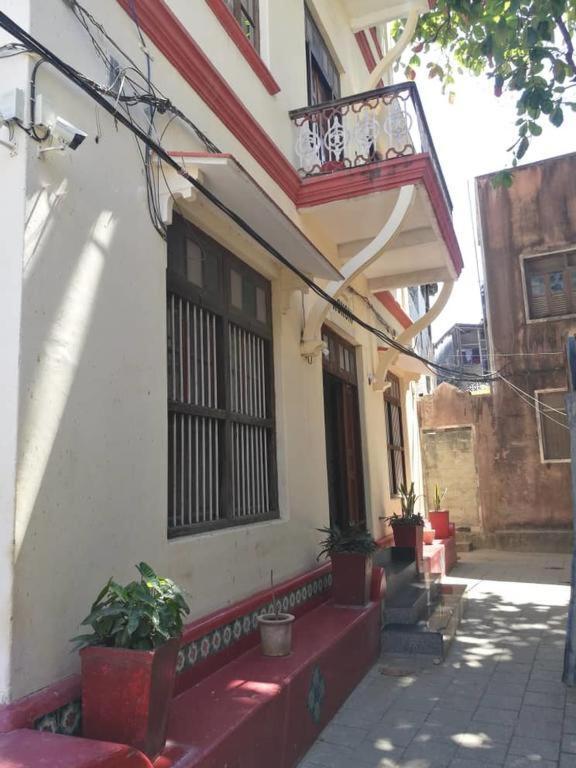 Red Sun Lodge Kokoni Ngambo 外观 照片