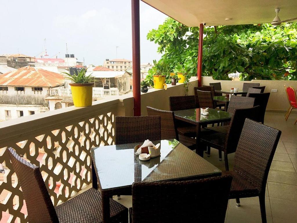 Red Sun Lodge Kokoni Ngambo 外观 照片