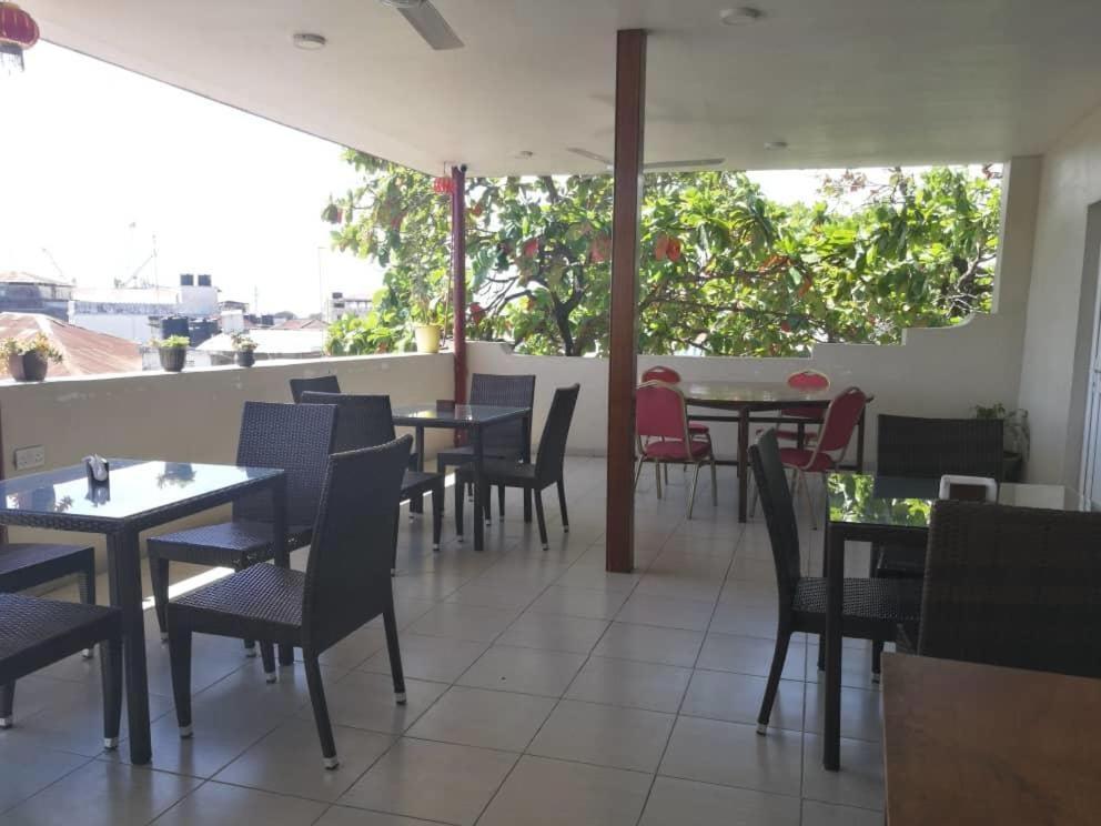 Red Sun Lodge Kokoni Ngambo 外观 照片