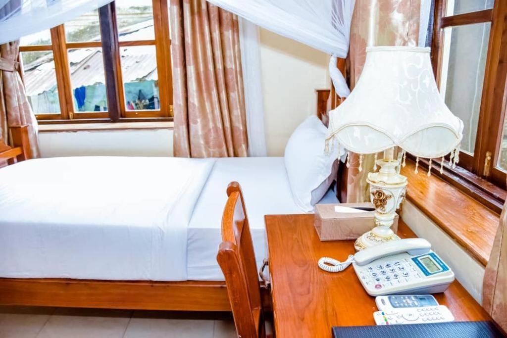 Red Sun Lodge Kokoni Ngambo 外观 照片